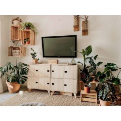 Dynamisches modulares Regal mit 2x2 Kiefernholzwürfeln