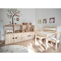 Dynamisches modulares Regal mit 2x2 Kiefernholzwürfeln