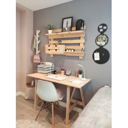 Mini Holzkastenhaus mit vier Schubladen