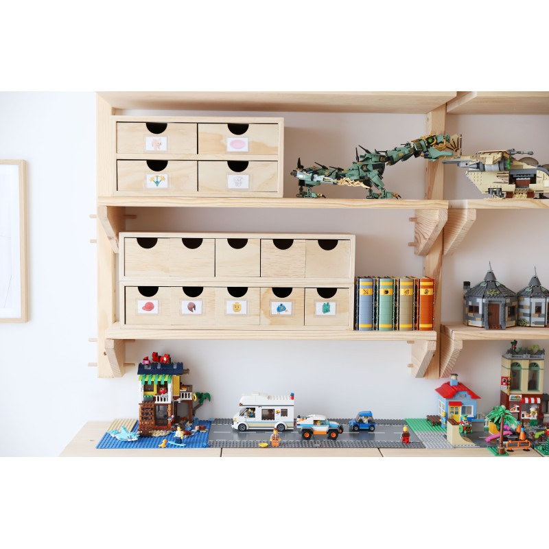 Mini Holzkastenhaus mit vier Schubladen