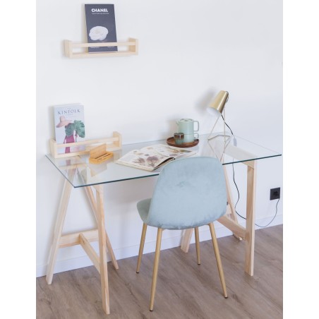 Detail des Zimmers mit dem Schreibtisch, bestehend aus gehärtetem Glas-Arbeitsplatten- und Glam-Staffelei