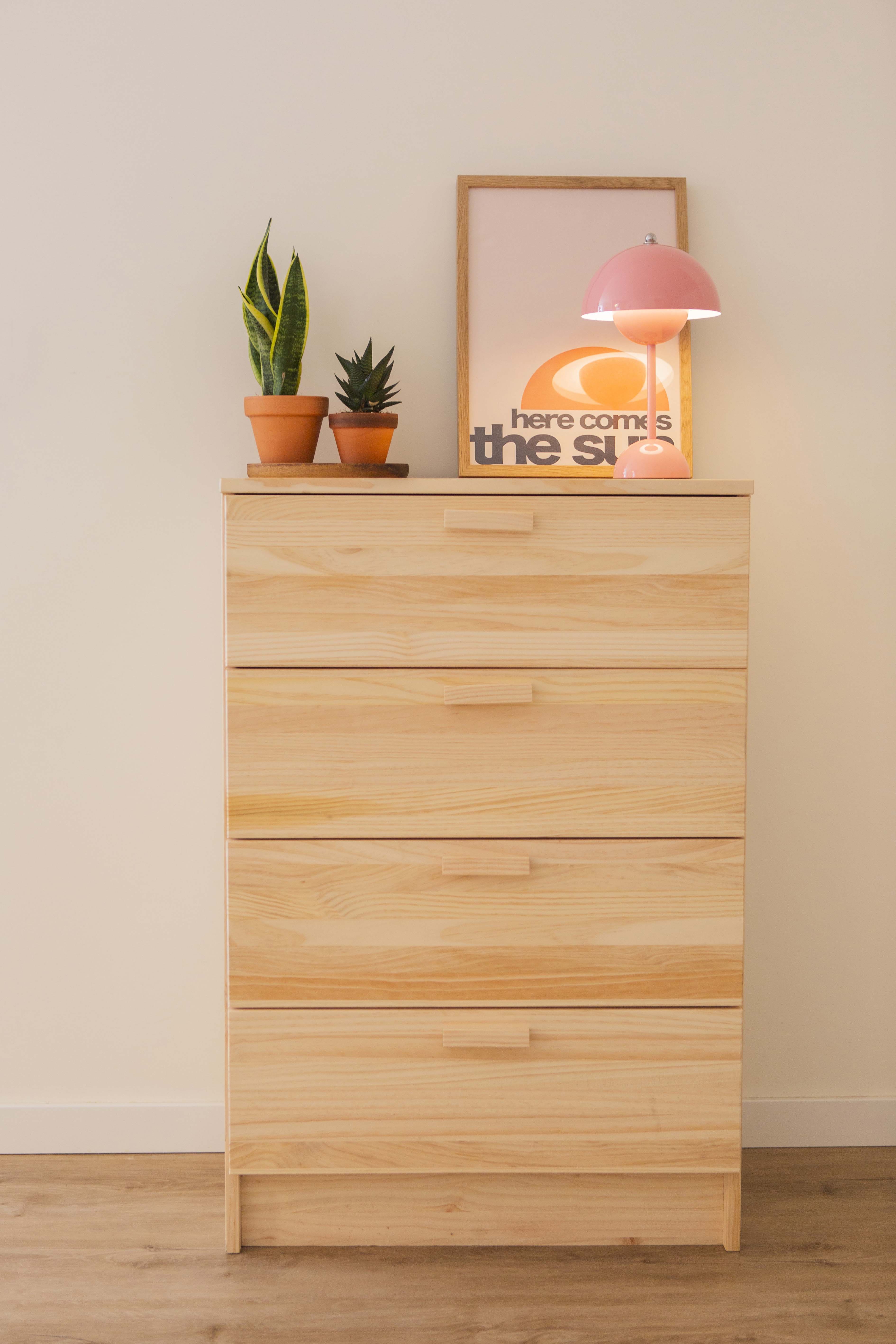 Interior aus lokalem Naturholz des Schuhschranks Aura von Astideco