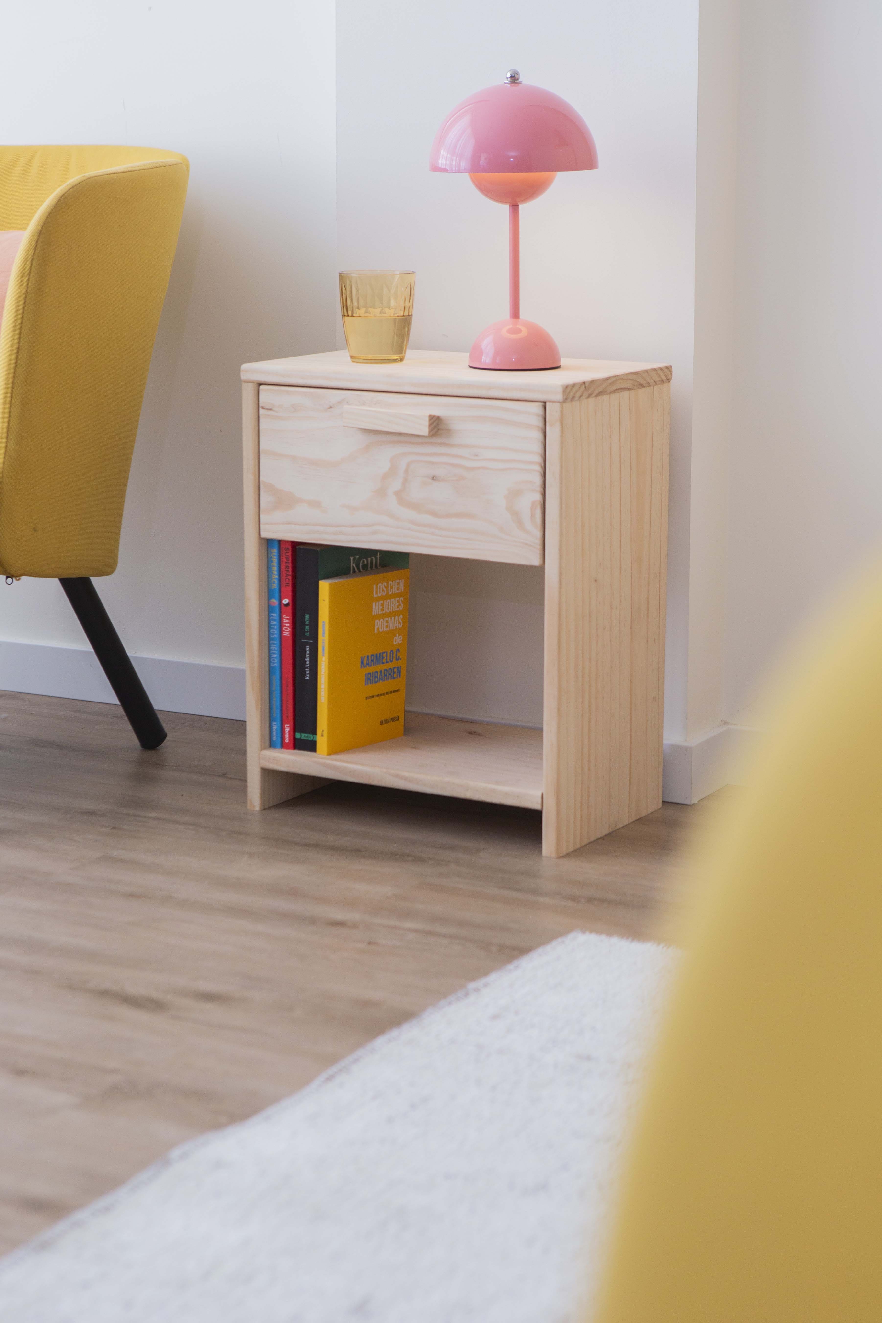 Mesitatafel Aura aus Holz mit Schubladendetails aus natürlichem Rattan von Astideco